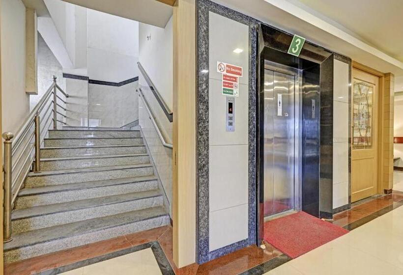 هتل Collection O Sri Sai Ram Suites