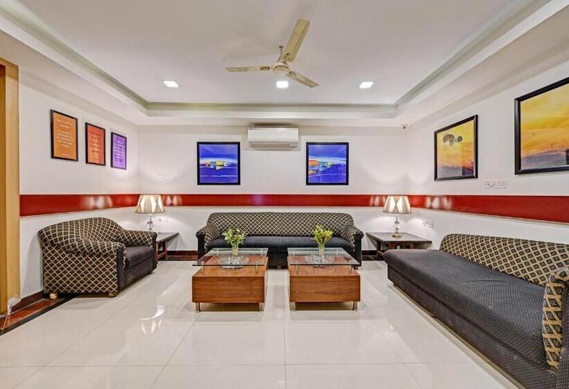 هتل Collection O Sri Sai Ram Suites