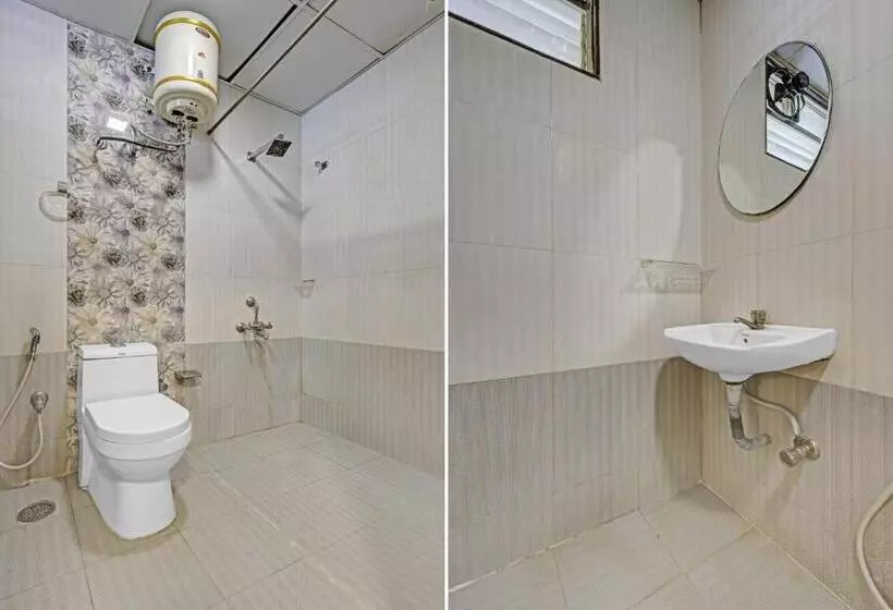 ホテル Collection O Sri Sai Ram Suites