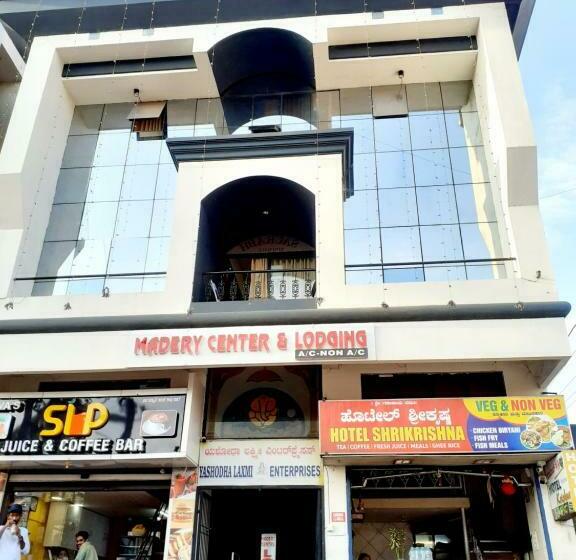 בית מלון כפרי Madery