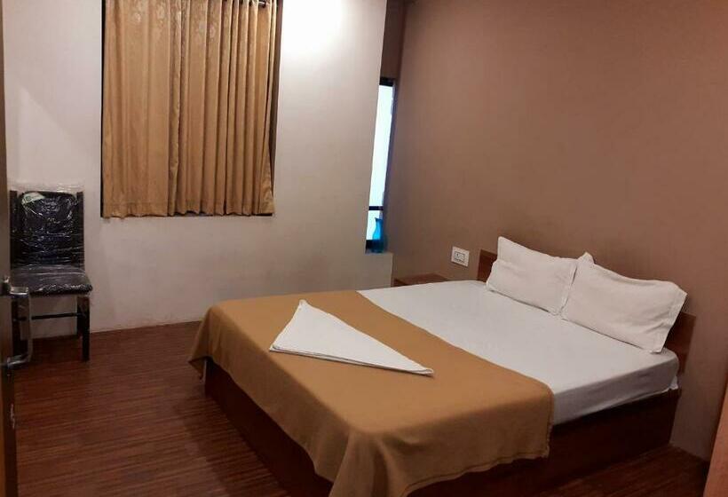 בית מלון כפרי Madery