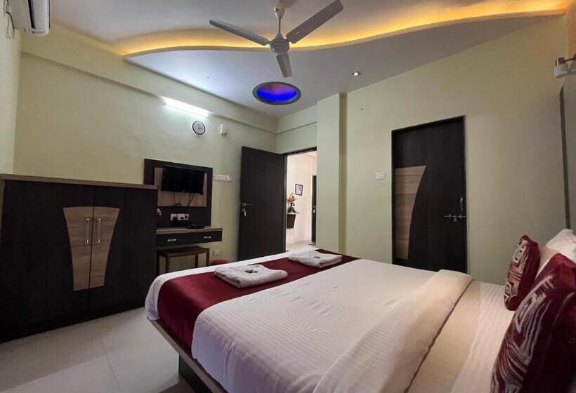 Отель S2 Residency