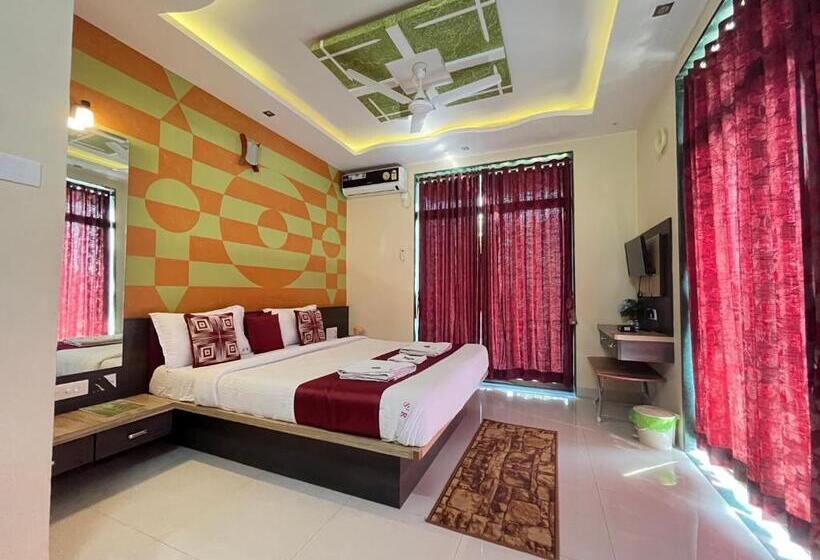 Отель S2 Residency