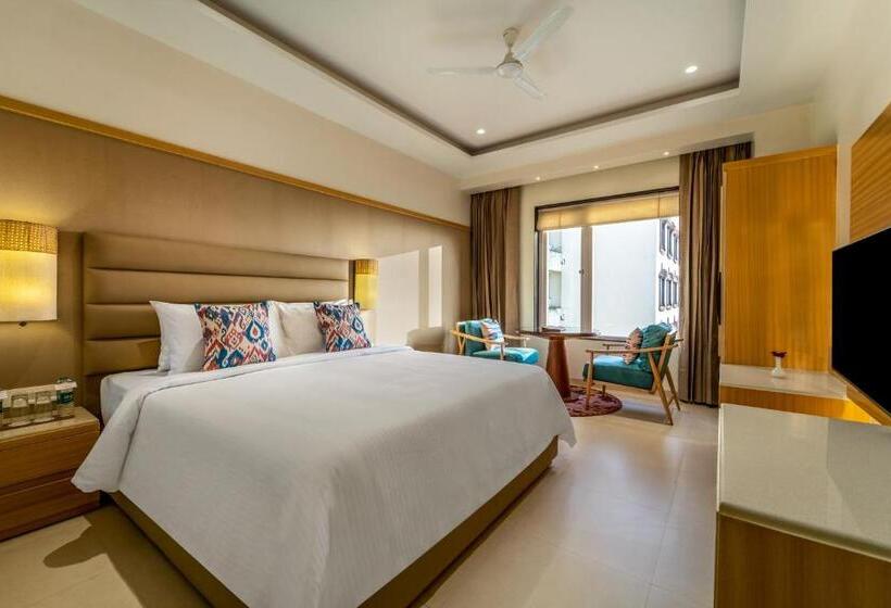 호텔 Shyama Sarovar Portico