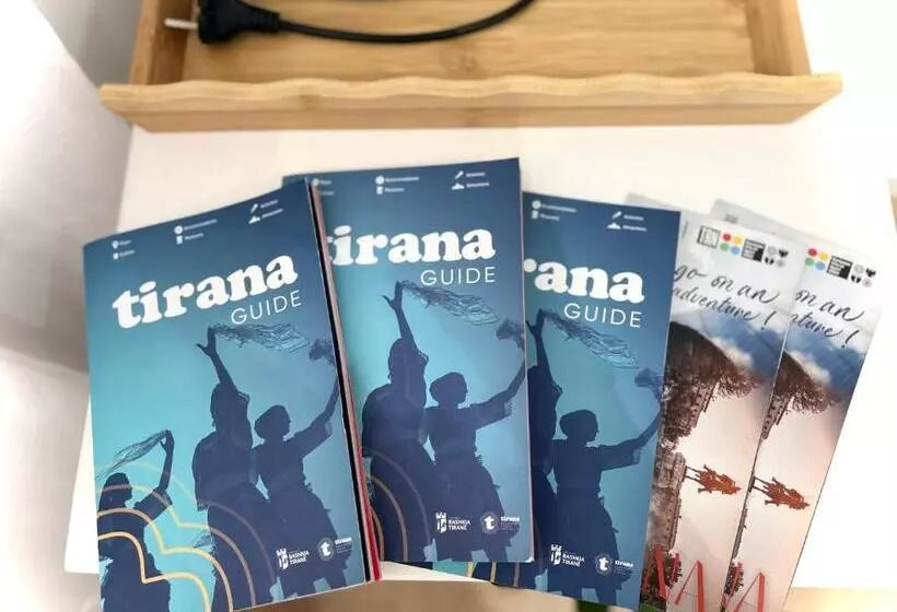 هتل Tirana Square