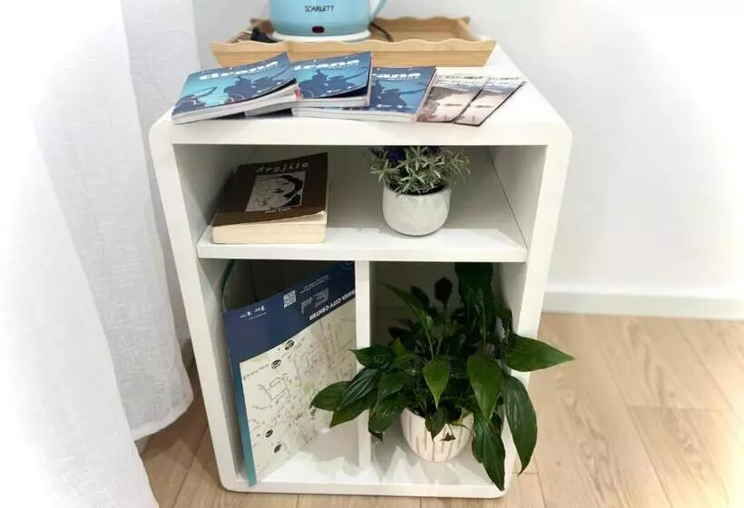 هتل Tirana Square