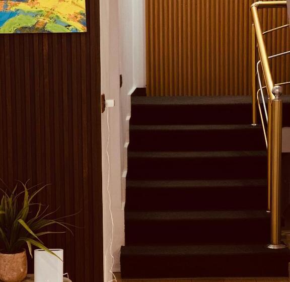 호텔 Tirana Square