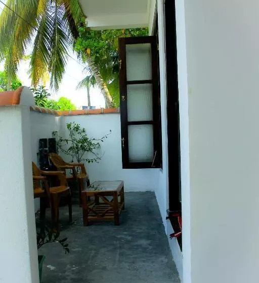 Majatalo Anu Villa Kabalana