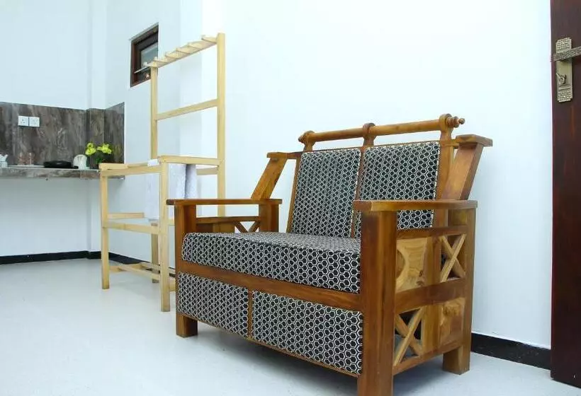 Majatalo Anu Villa Kabalana