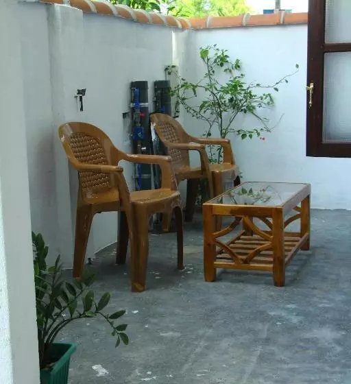 Majatalo Anu Villa Kabalana