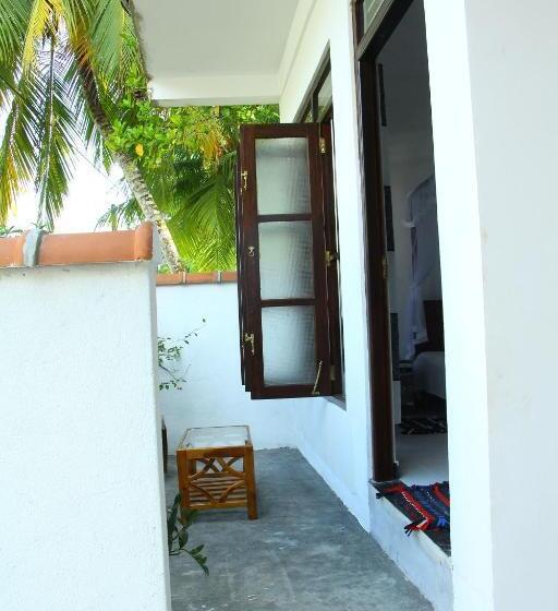 פנסיון Anu Villa Kabalana