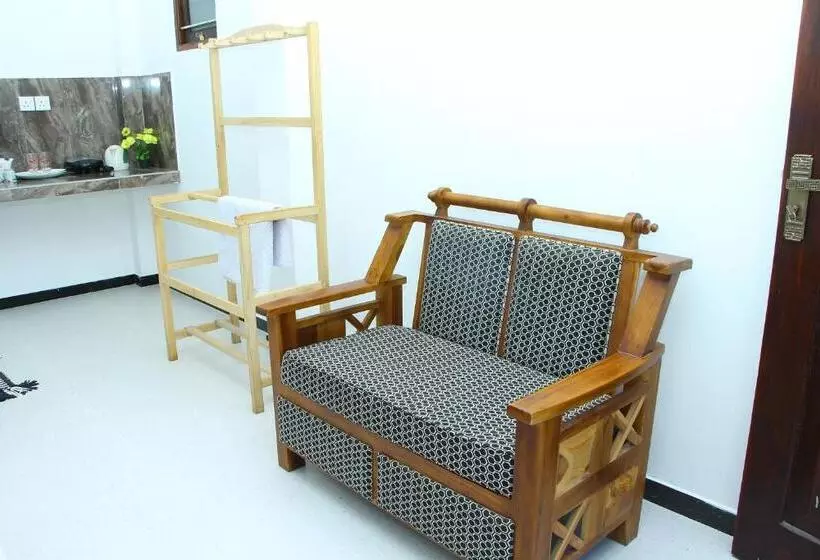 Majatalo Anu Villa Kabalana