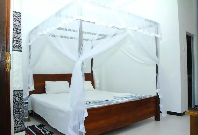 Majatalo Anu Villa Kabalana