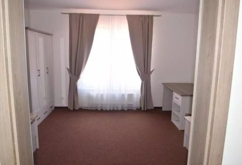 Majatalo Baseline športový Areál & Penzión