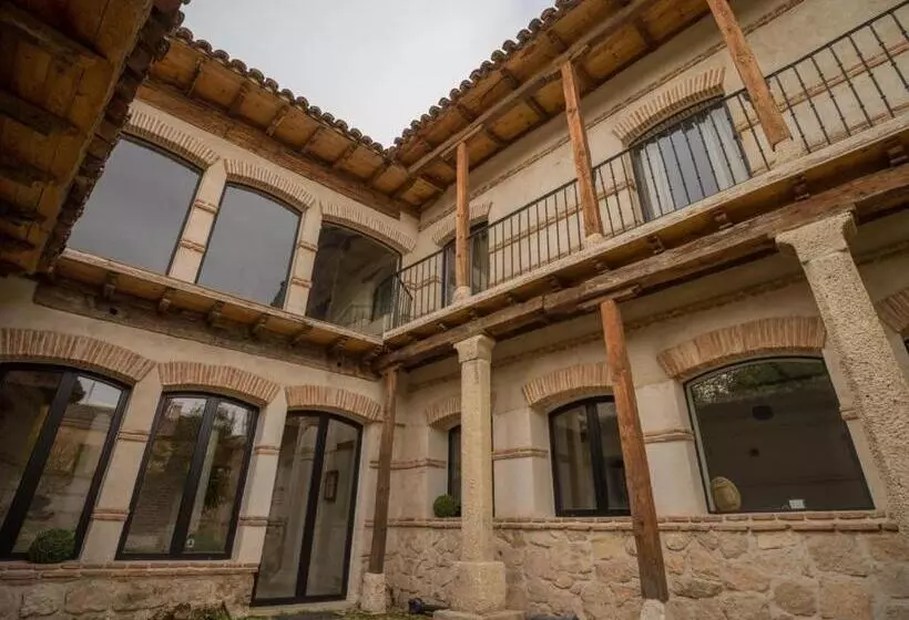 Majatalo Casa De Los Mendoza   Casa Solariega En El Casco Histórico