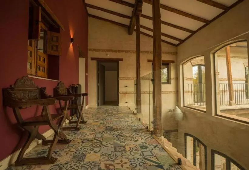 Majatalo Casa De Los Mendoza   Casa Solariega En El Casco Histórico