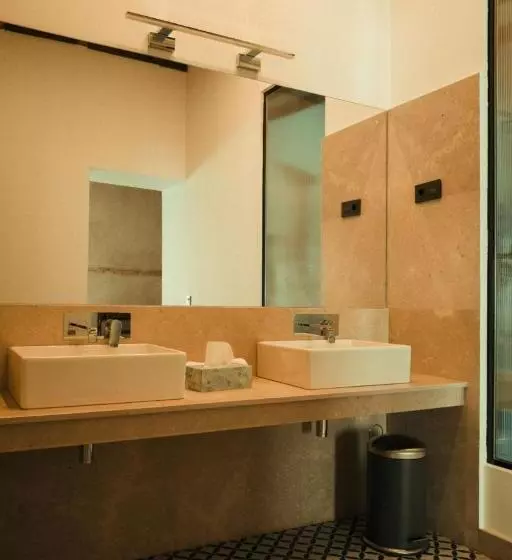 Majatalo Casa De Los Mendoza   Casa Solariega En El Casco Histórico