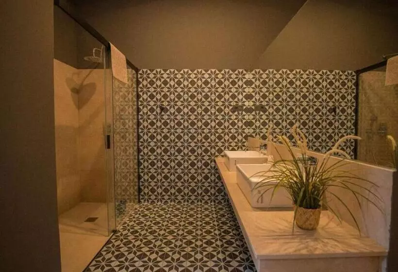 Majatalo Casa De Los Mendoza   Casa Solariega En El Casco Histórico