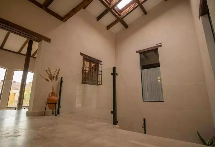Majatalo Casa De Los Mendoza   Casa Solariega En El Casco Histórico