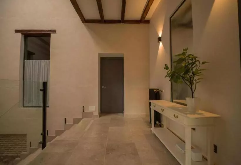 Majatalo Casa De Los Mendoza   Casa Solariega En El Casco Histórico