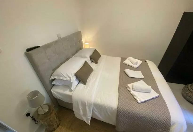 ベッドアンドブレックファースト Galinicafe22 Suites