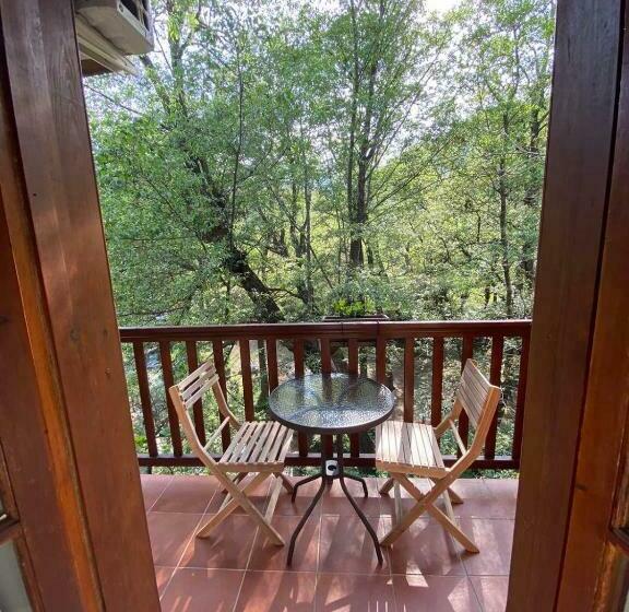 تختخواب و صبحانه Galinicafe22 Suites