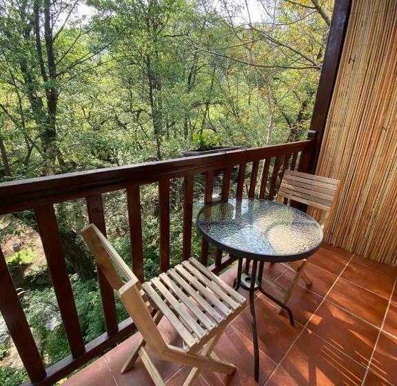 تختخواب و صبحانه Galinicafe22 Suites