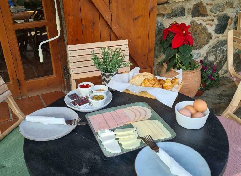 تختخواب و صبحانه Galinicafe22 Suites