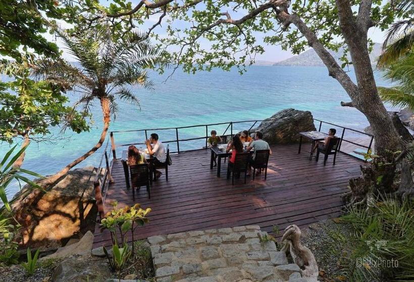 تختخواب و صبحانه Nosy Komba Lodge