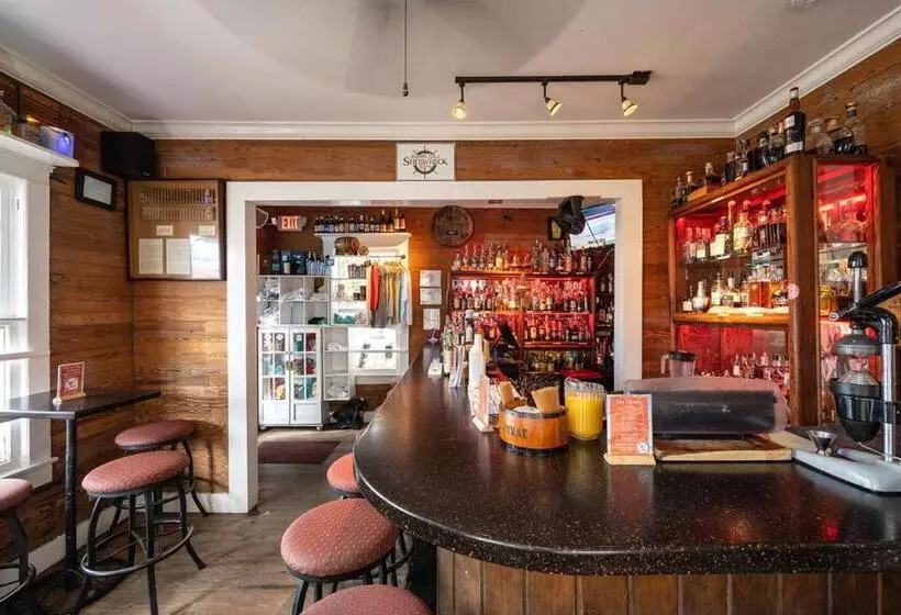 Aamiaismajoitus (B&B) The Speakeasy Inn And Rum Bar