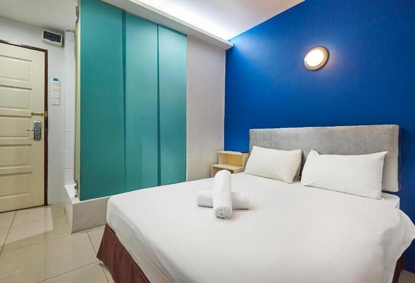 Hotel Swing And Pillows At Pj Kd