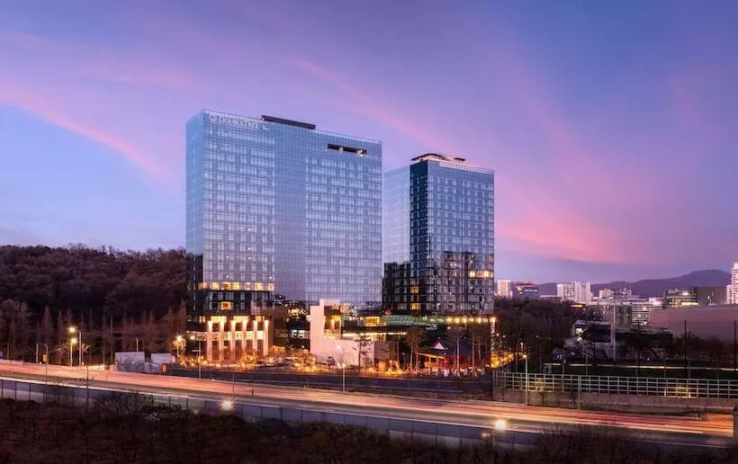 هتل Doubletree By Hilton Seoul Pangyo