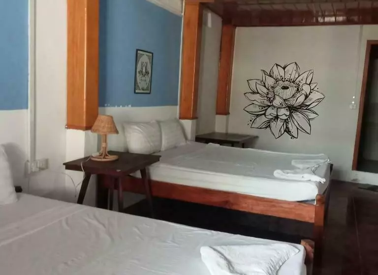 Hotelli Nomad Guesthouse