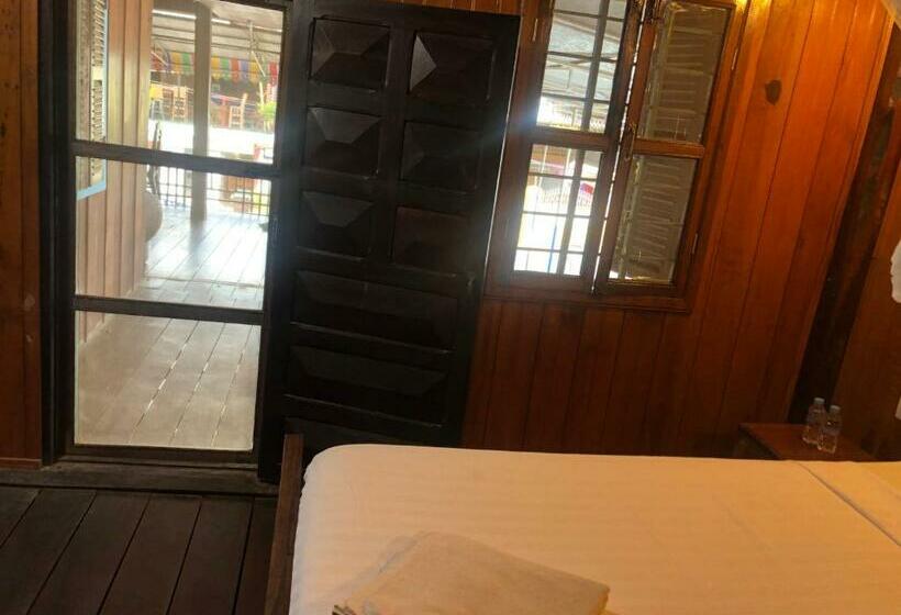 酒店 Nomad Guesthouse