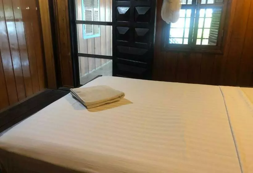 Hotelli Nomad Guesthouse