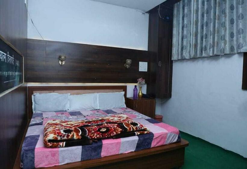 Hotel Pop 89731 Royal Residency