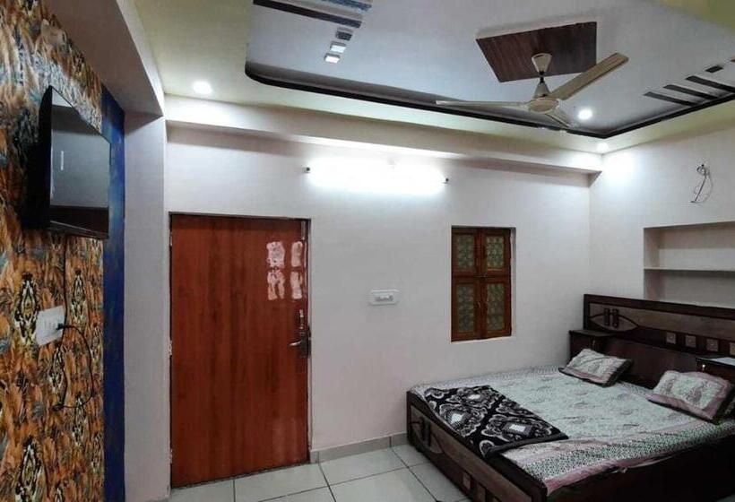 Hotelli Spot On Rajawat Guest House