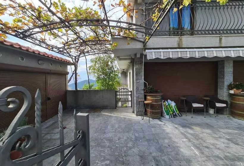 پانسیون Villa Deloik Ante`s Hill House