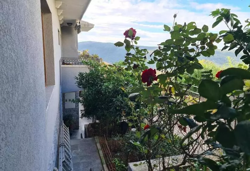 پانسیون Villa Deloik Ante`s Hill House