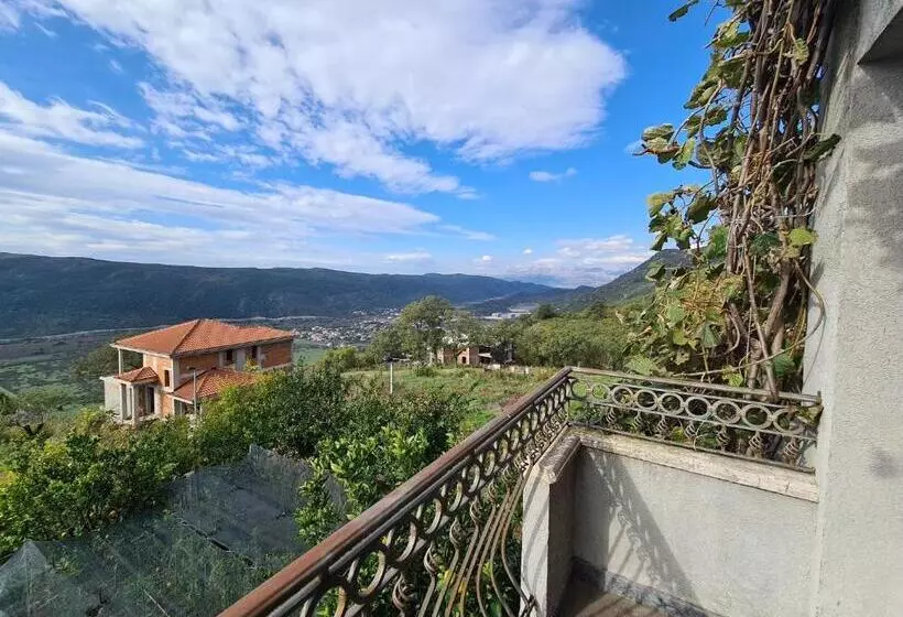 پانسیون Villa Deloik Ante`s Hill House
