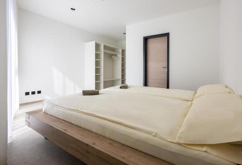 6532 Smart Hotel Self Check In