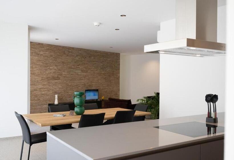 6532 Smart Hotel Self Check In