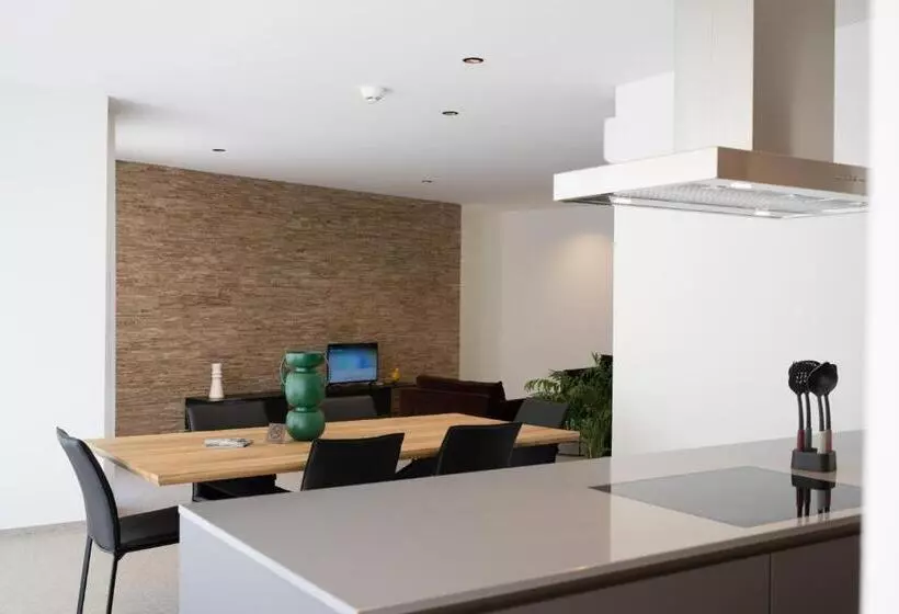 6532 Smart Hotel   Self Check In