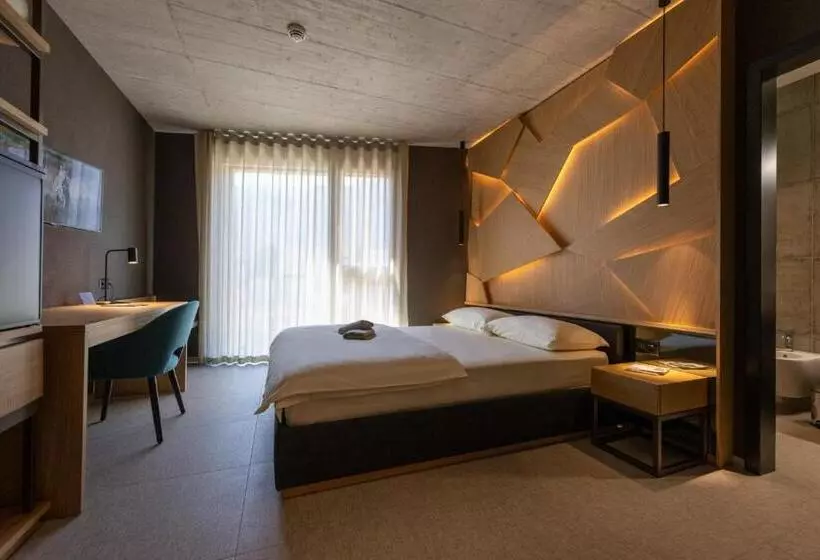 6532 Smart Hotel   Self Check In