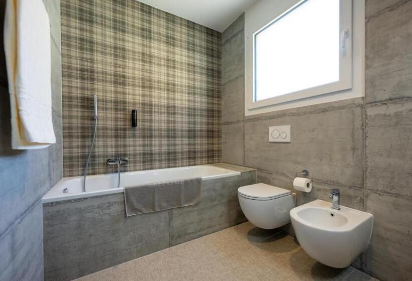 6532 Smart Hotel Self Check In