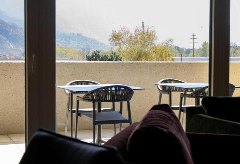 6532 Smart Hotel Self Check In