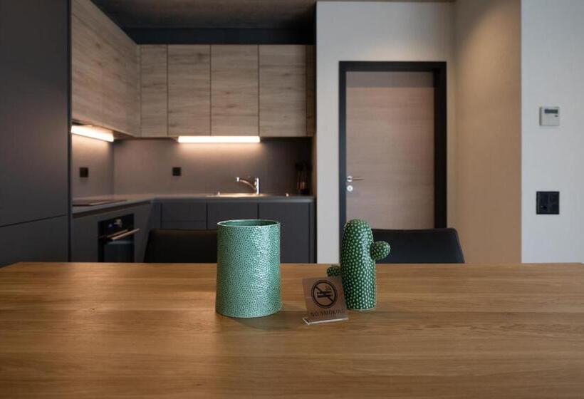 6532 Smart Hotel Self Check In