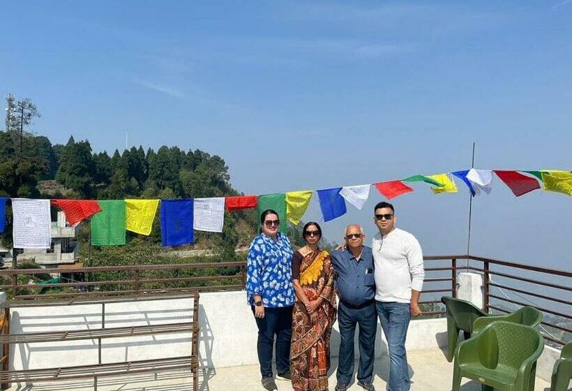 هاستل Delohighs