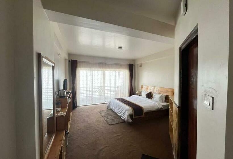 هاستل Delohighs