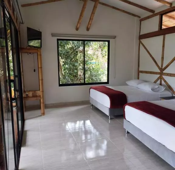 Aamiaismajoitus (B&B) Las Cabañas Del Escobo Cabaña Guacamayas